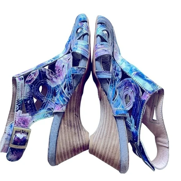 L'ARTISTE Flourisha Gladiator‎ Sandals